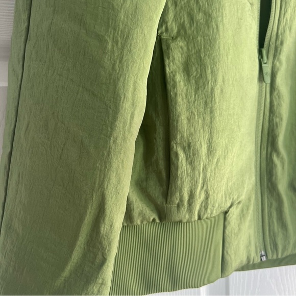 LULULEMON Non Stop Bomber Reversible Jacket in Green Foliage Size 8 and Size 4 - Picture 10 of 16